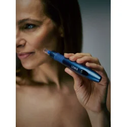 Lom� Derma Fusion Pen - Microneedling &amp; Nano Infusion Beauty Device til Anti-Age